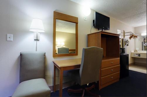 Americas Best Value Inn-Alachua - Alachua - Living room