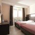 Rosso Frizzante, San Prospero: twin room with two beds and balcony window