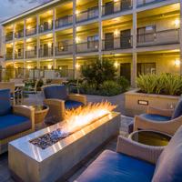 La Quinta Inn & Suites by Wyndham Orange County Airport
