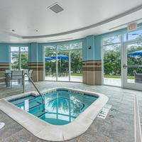 Holiday Inn Express & Suites Charleston Arpt-Conv Ctr Area