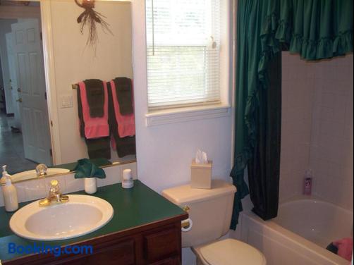 River Cove Elegant Waterfront Bed and Breakfast - Post Falls