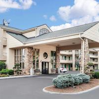 Quality Inn and Suites at Dollywood Lane