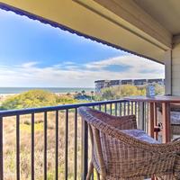 Direct Oceanfront Condo with Resort Amenities and View