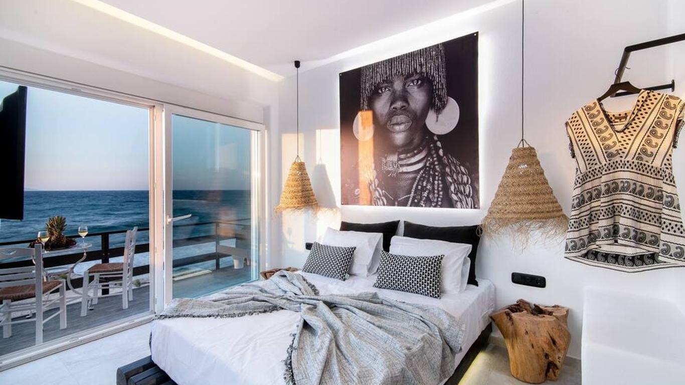 Portara Seaside Luxury Suites