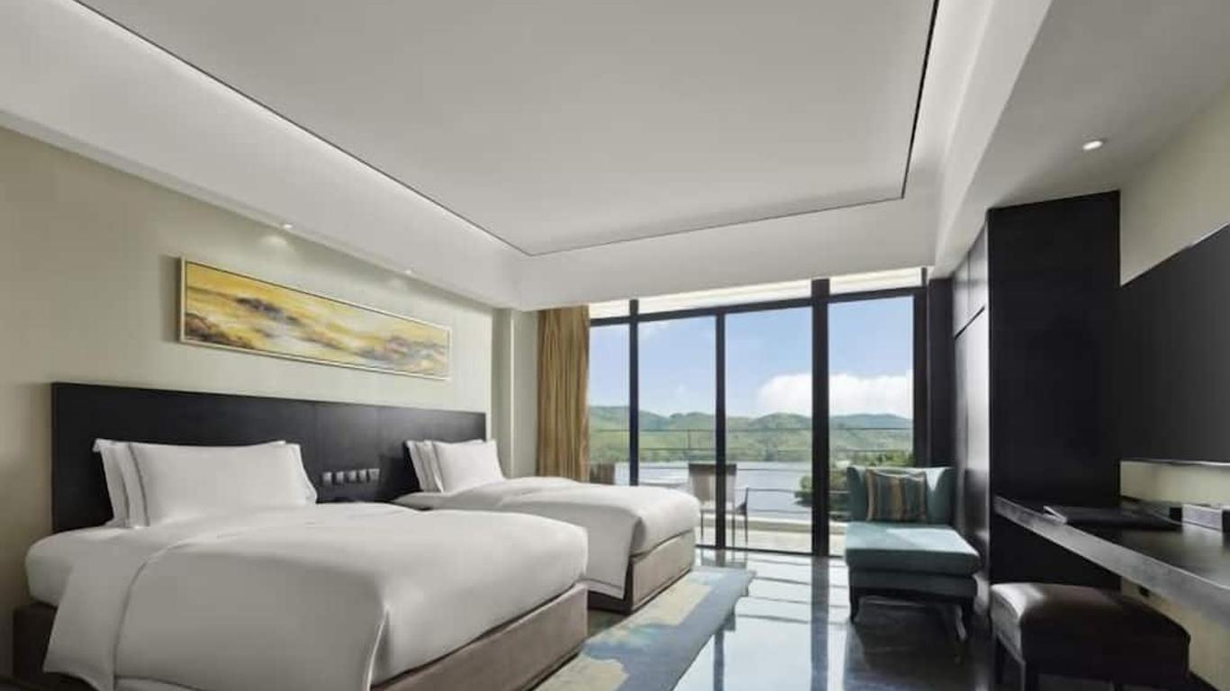 Liyang Hentique Resort & Spa Villa