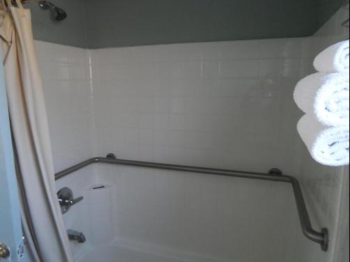 Economy Inn - Modesto - Bathroom