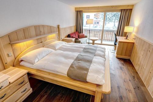 Hotel City - Taesch