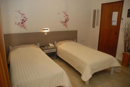 Takis Hotel Apartments - Ialyssos