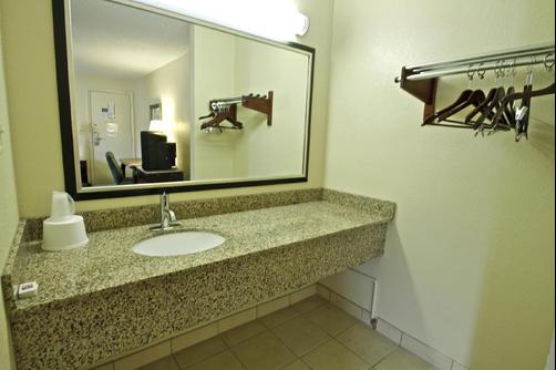 Motel 6 Washington DC - Convention Center - Washington - Bathroom