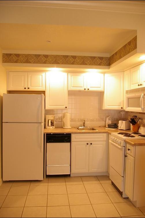 French Quarter Resort - Branson - Kitchen