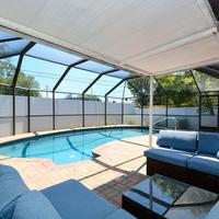 Cozy, Fido-Friendly Pool Home just 4 miles to the Beach!