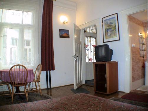 Garibaldi Guesthouse Hostel - Budapest
