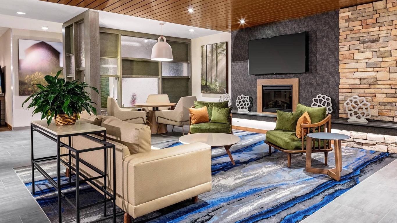 Fairfield Inn & Suites by Marriott Queensbury Glens Falls/Lake George Area