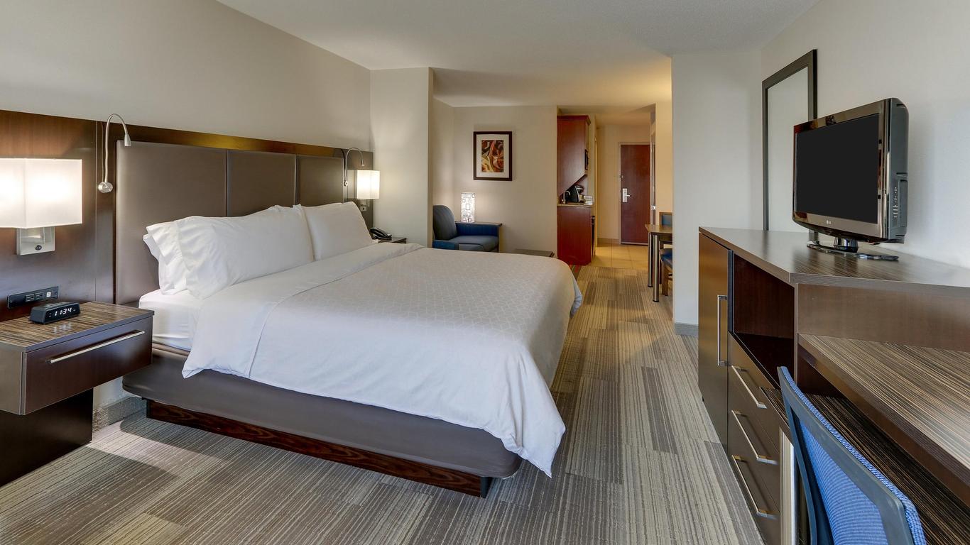 Holiday Inn Express Hotel & Suites Dayton-Centerville, An IHG Hotel