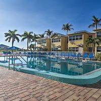 Vibrant Resort Condo with Dedicated Beach Access