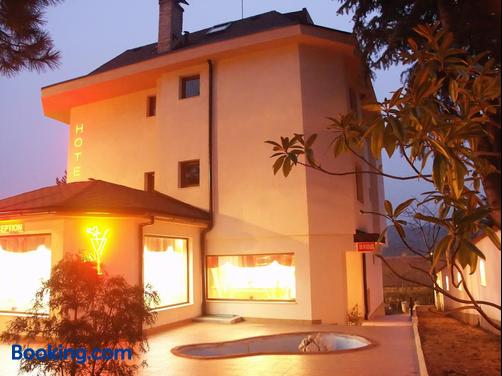 Family Hotel Emaly 1 - Bankya