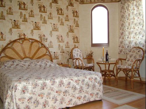 Family Hotel Emaly 1 - Bankya - Bedroom