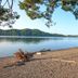 Dale Hollow Lake State Resort Park in Burkesville: sandy lakeshore with calm water and wooded hills