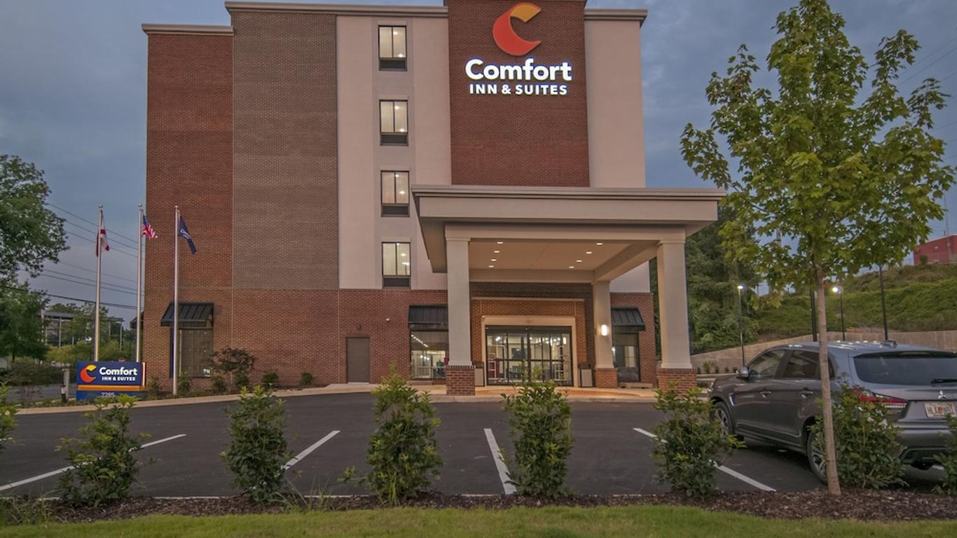 Comfort Inn and Suites Downtown near University