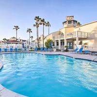 Corpus Christi Resort Condo - Walk to Beach!