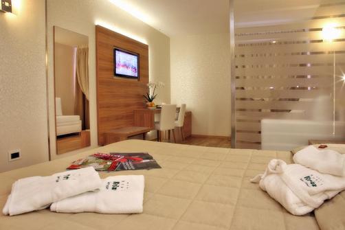 Kriss Internazionale Hotel - Bardolino