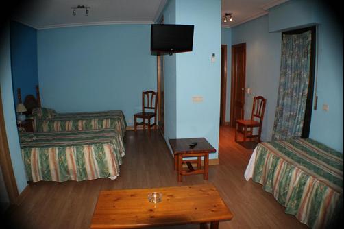 Aparthotel Las Nieves - Nambroca