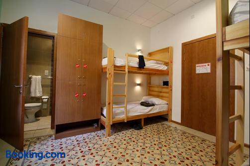 Corner Hostel - Sliema