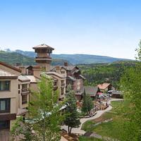 Ski-in\/out condo with pool, hot tubs, gym & private balcony