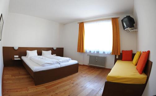 Gästehaus Obwexer - Matrei in Osttirol - Bedroom