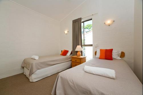 Caralina Court - Sunshine Coast