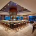 DoubleTree by Hilton Golf Resort Palm Springs in Cathedral City, lounge with central bar and seating