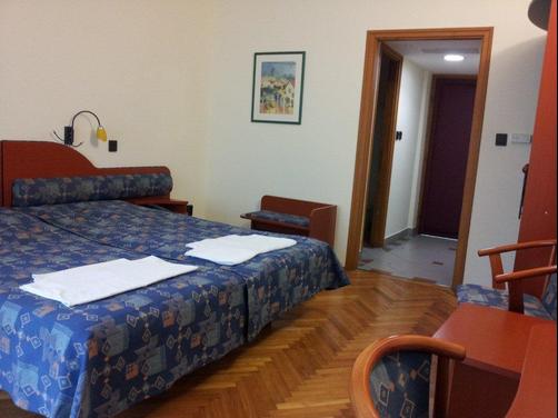 Fenyves Hotel Békéscsaba - Békéscsaba