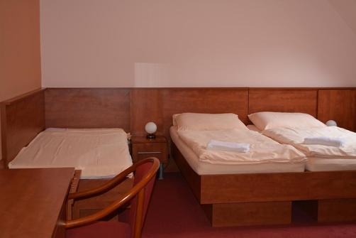 Hotel Koruna - Karlštejn