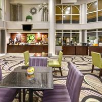 La Quinta Inn & Suites by Wyndham Dallas - Addison Galleria