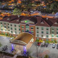 Holiday Inn Express & Suites Gulf Shores