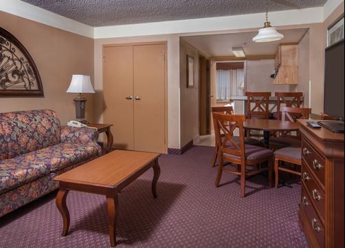 Quality Suites The Royale Parc Suites - Kissimmee - Bedroom
