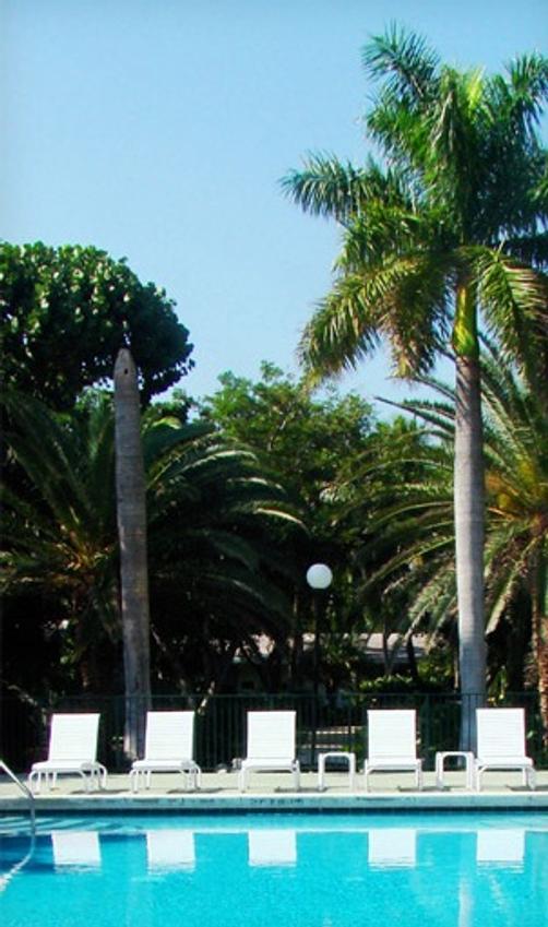 Silver Sands Beach Resort - Key Biscayne