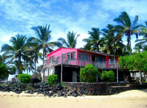 Caleta Iguana (Casa Rosada) - Puerto Villamil