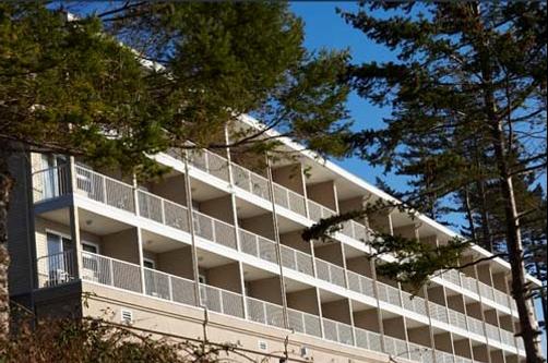 Beach Gardens Resort And Marina - Powell River