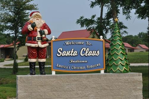 Santa's Lakeside Cottages - Santa Claus