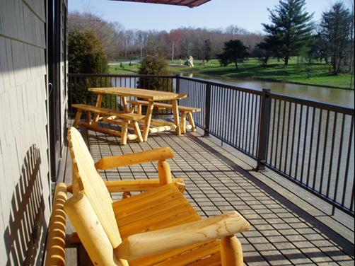 Santa's Lakeside Cottages - Santa Claus