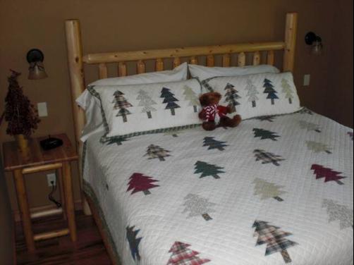 Santa's Lakeside Cottages - Santa Claus
