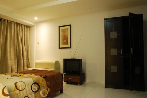 First Quezon Premier Hotel - Lucena City