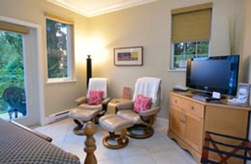Deer Fern Bed and Breakfast - Gibsons