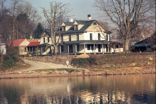 The Captain's Watch Inn - Greensboro