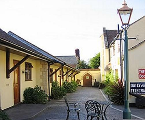 The Half Moon Inn & Country Lodge - Yeovil