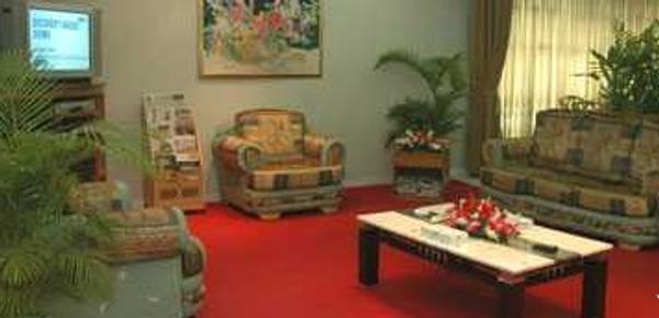 Hotel de Crystal Crown - Dhaka