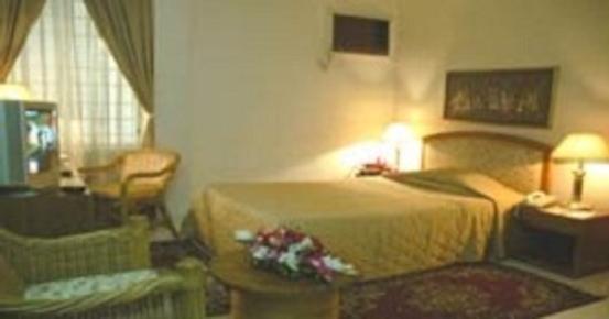 Hotel de Crystal Crown - Dhaka