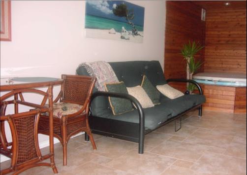 Aaron's Pool & Spa B&B - Kelowna