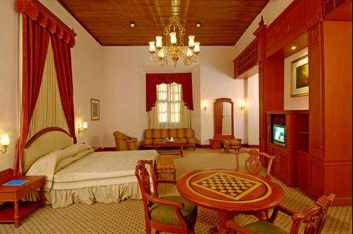 Bolgatty Palace & Island Resort - Kochi - Queen bedroom